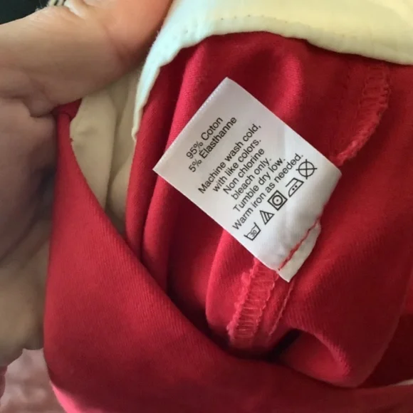 J Crew Winnie red scalloped capri pants, size 4 - Picture 7 of 7